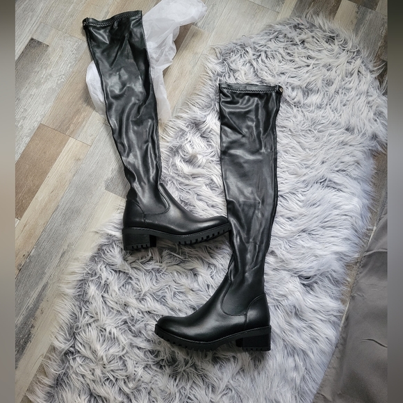 **Sold** - Picture 4 of 5